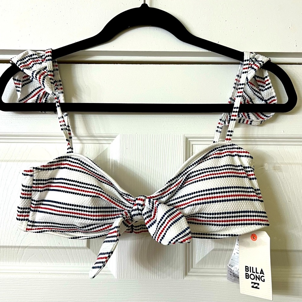 NWT Adorable Billabong Bikini Top XL